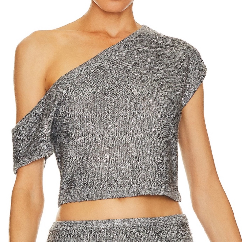 Sovere Silver One-Shoulder Sequin Top